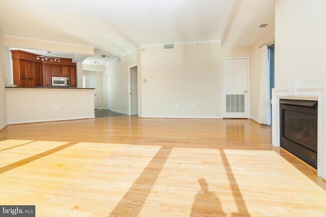 Foto del edificio - 3101 N Hampton Dr