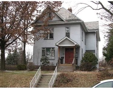 Primary Photo - 618 E Brady St