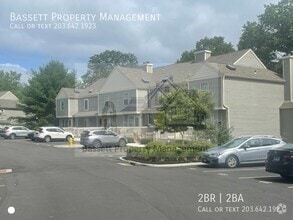 Building Photo - 40 Manorwood Dr