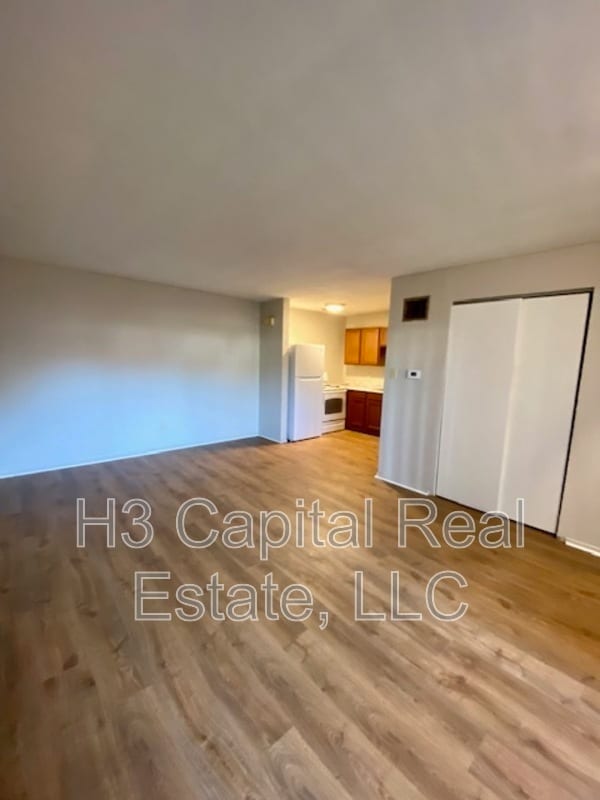 Foto del edificio - 121 St Louis Rd
