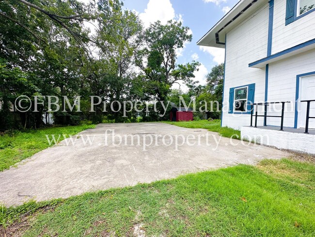 Building Photo - 518 N 26th St