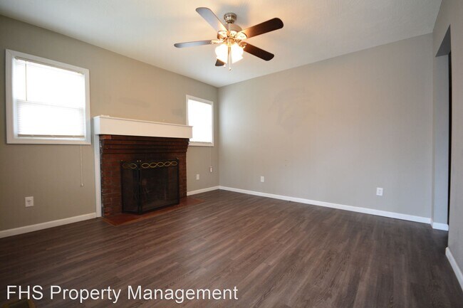 Foto del edificio - 3 br, 1 bath House - 529 E. Locust Street