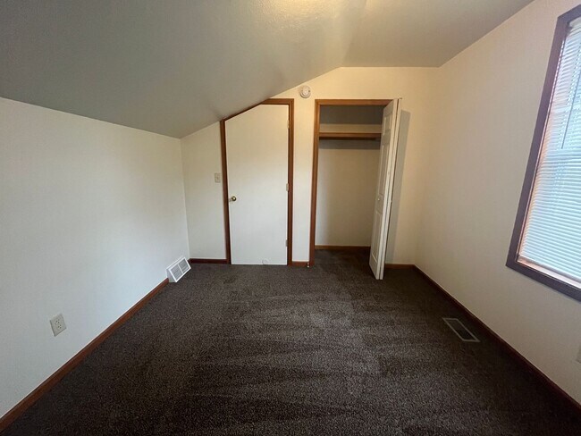 Foto del edificio - 3 Bedroom Duplex Available in Goshen