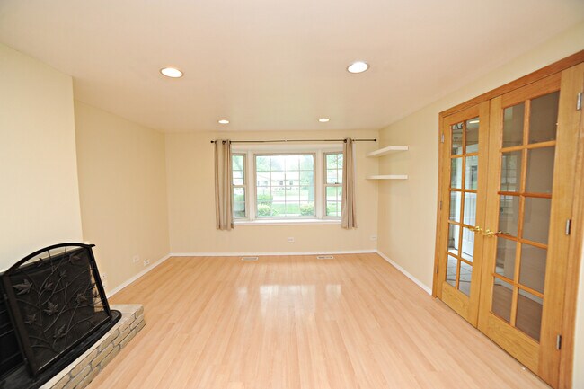 Building Photo - 1827 W Weathersfield Way