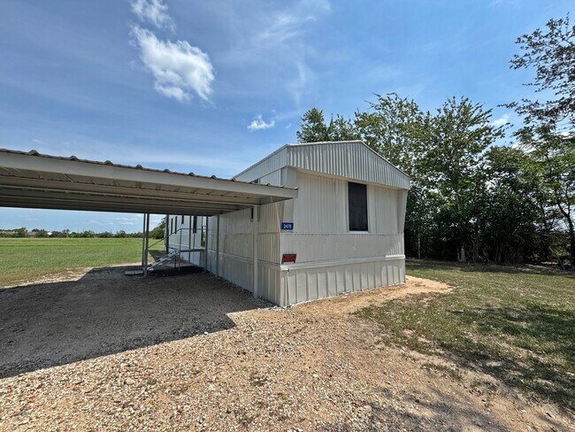 Foto del edificio - 2478 Hintz Rd