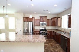 Building Photo - 3254 E Sports Dr