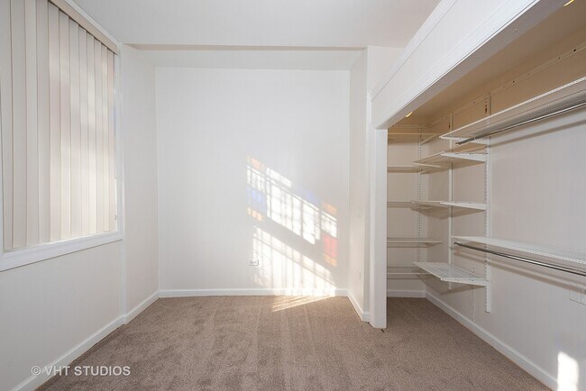 Foto del edificio - 830 W 18th St