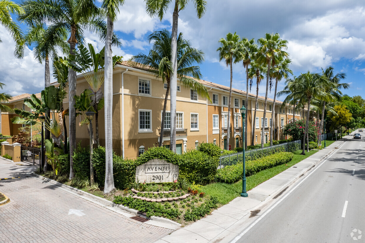 Primary Photo - Aventi at Aventura
