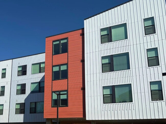 Foto del edificio - Warren Village at Alameda