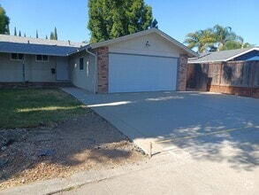 Building Photo - 273 Springvalley Dr