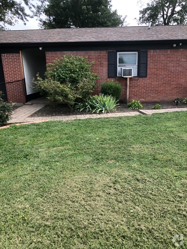 Building Photo - 135 Bixler Rd