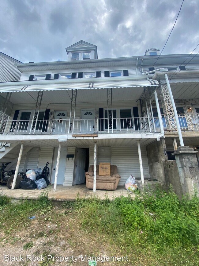 Building Photo - 3 br, 1 bath House - 236 Valley St