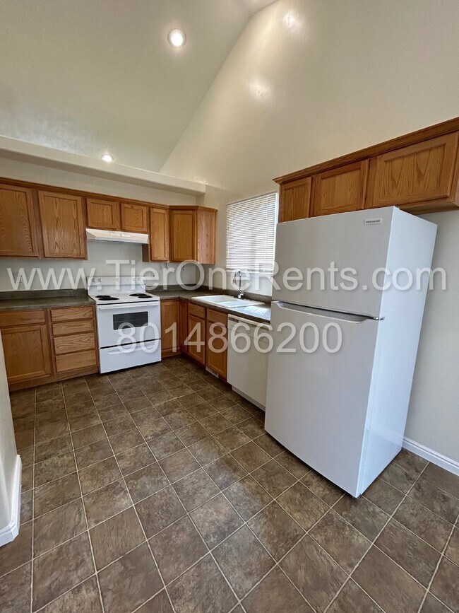 Foto del edificio - This property offers a NO DEPOSIT option a...