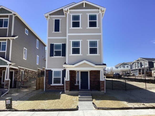 Building Photo - 26155 E Calhoun Pl