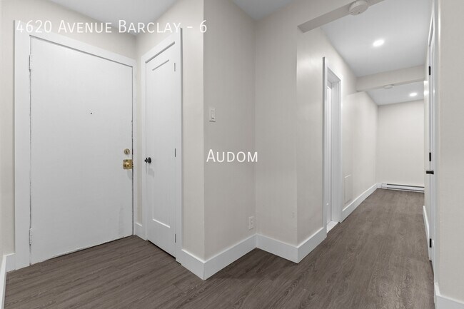 Photo du bâtiment - 4620 Av. Barclay