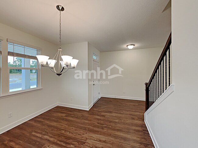Foto del edificio - 5718 Hampton Creek Rd