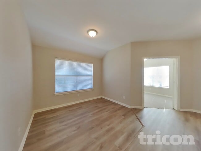 Building Photo - 2413 Castle Creek Dr