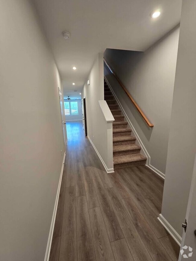 Building Photo - 109 Park Ridge Cir