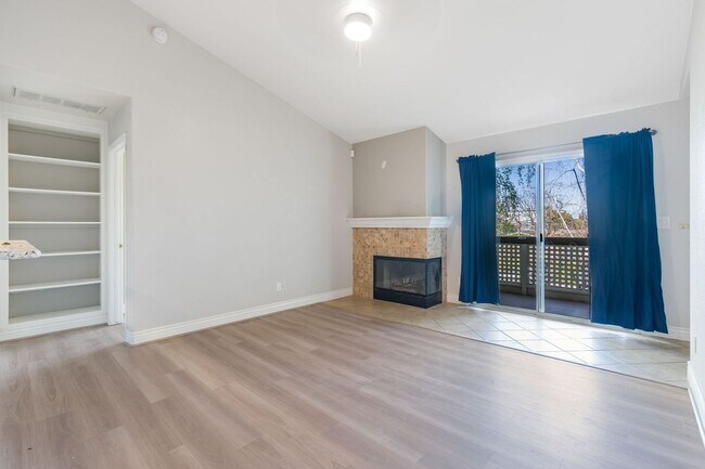 Foto del edificio - 2-Bedroom/2 bath near Almaden Lake! - $3,400/mo