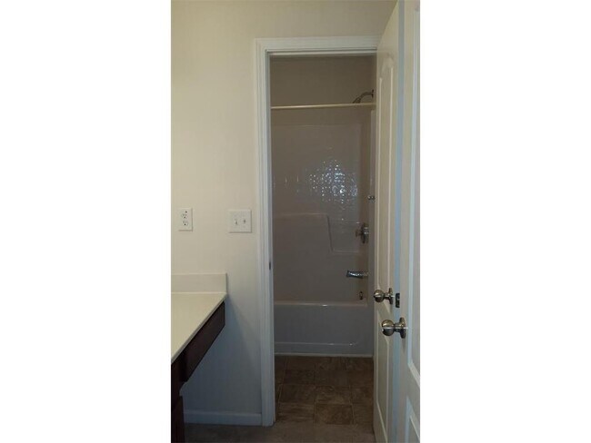 Building Photo - 410 Broadmore Sq