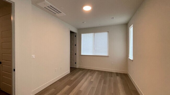 Foto del edificio - 2163 Stanford St