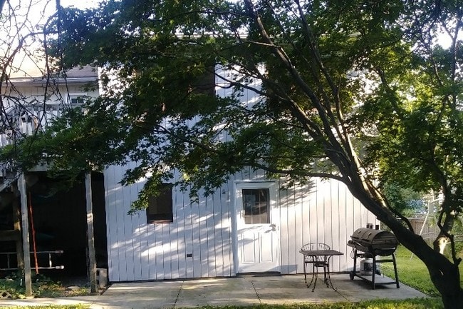 Building Photo - 38 Benedict St