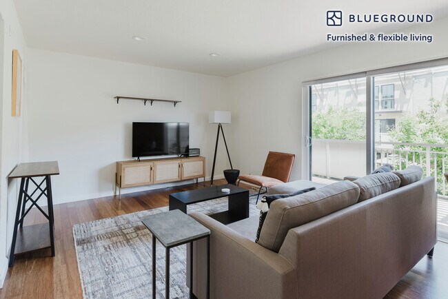 Foto del edificio - 7204 Admiralty Ln