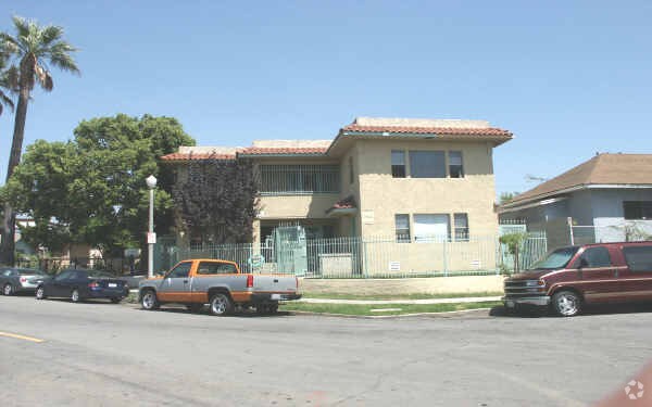 Primary Photo - 1210 Chestnut Ave