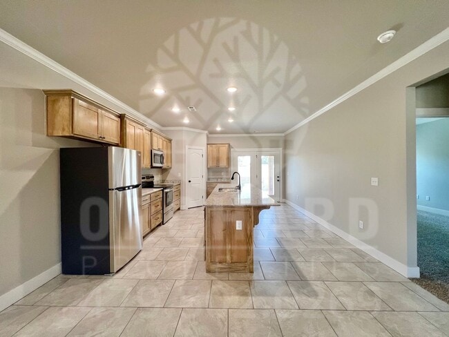 Building Photo - 527 Bradford Dr