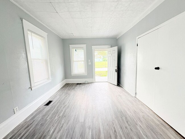 Building Photo - 2924 Elm St