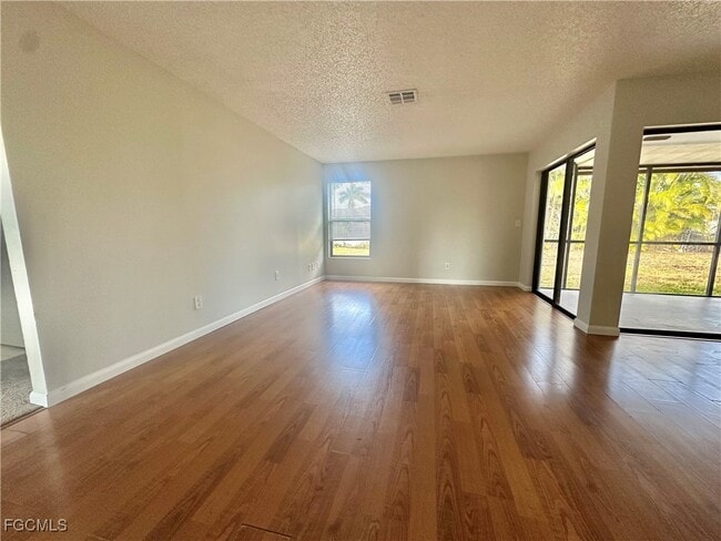 Building Photo - 221 SW 34th Terrace