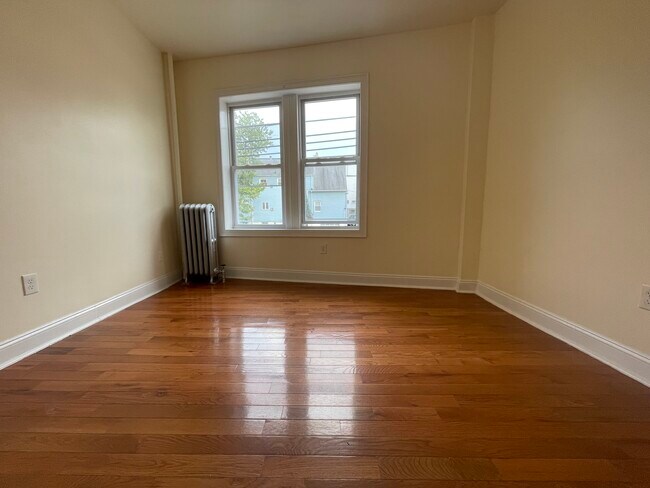 Building Photo - 733 Avenue A