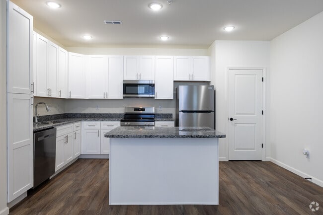 2BR, 2BA - 1,101SF - Kitchen - Washington Terrace
