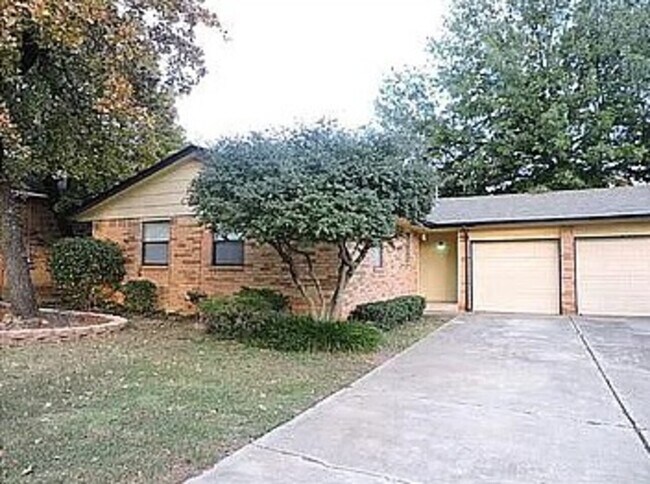 Building Photo - 1804 Michell Dr