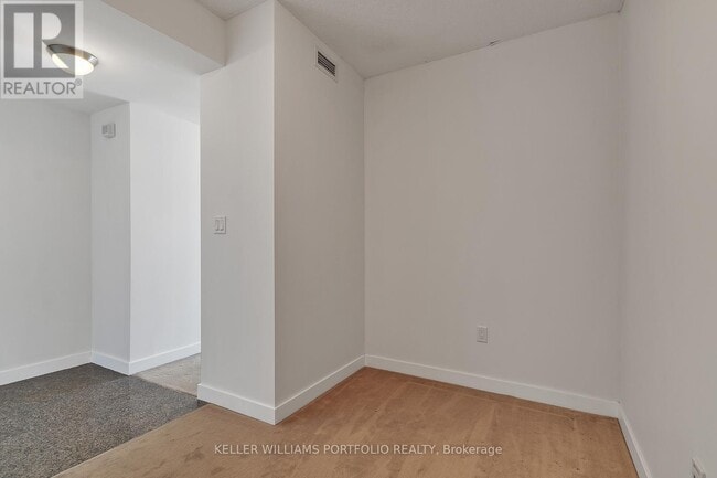 Building Photo - 10 Navy Wharf Ct