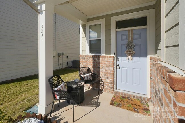 Foto del edificio - 547 Sitka Dr