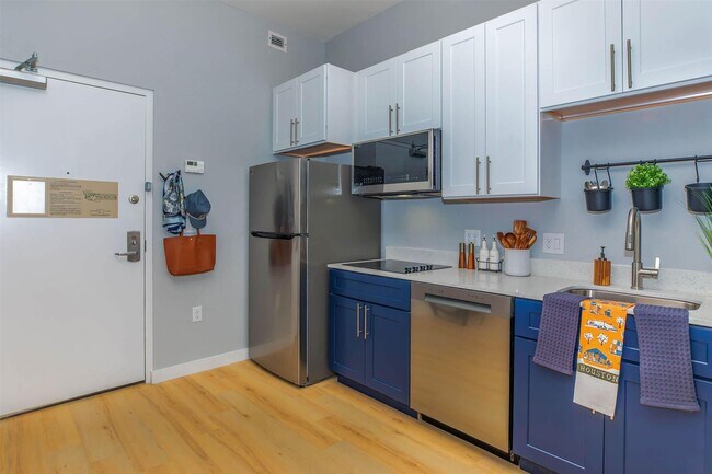 Foto del edificio - 1350 Broadfield Blvd