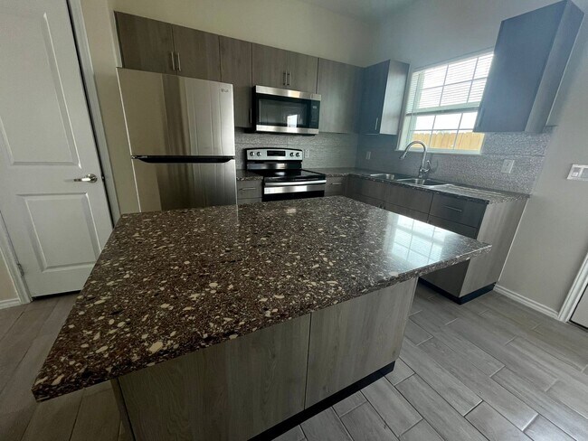 Foto del edificio - 420 W Minnesota Rd