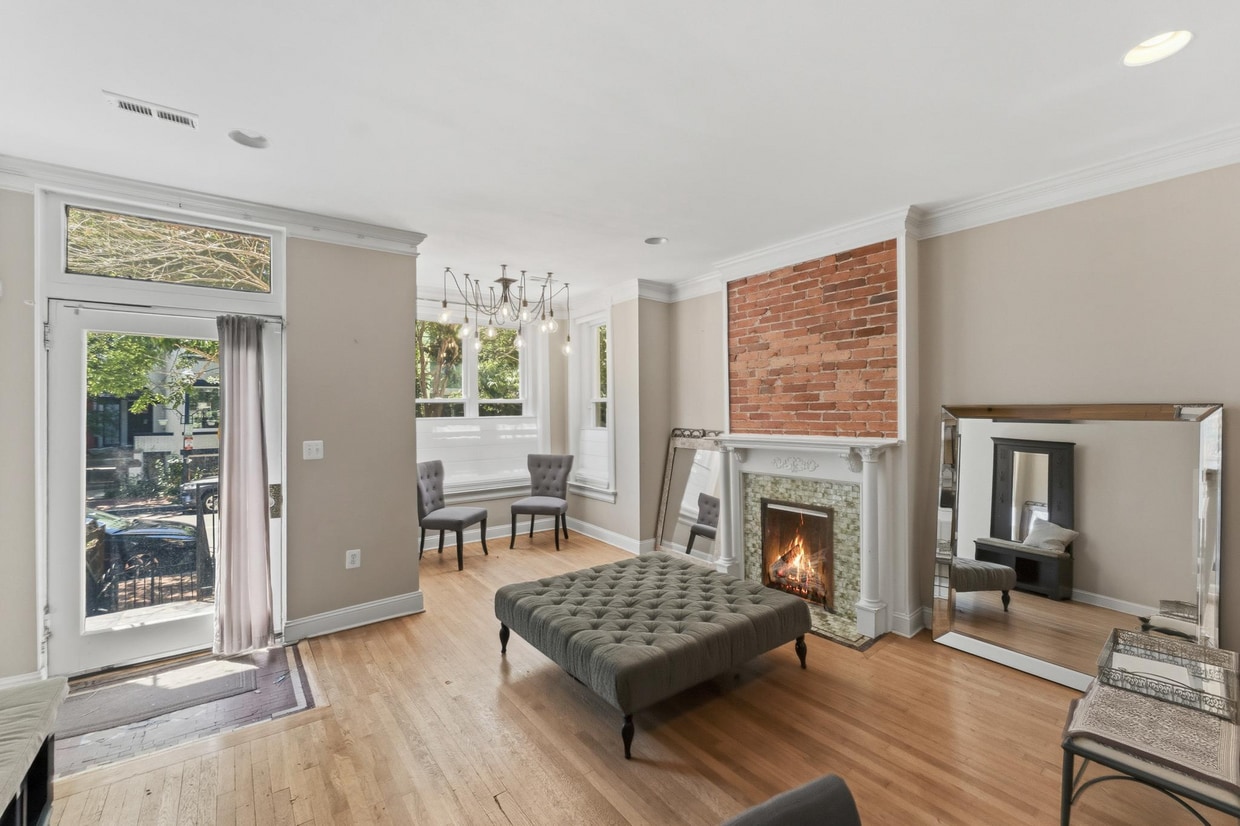 Photo - 11 R St NW (Washington, DC)