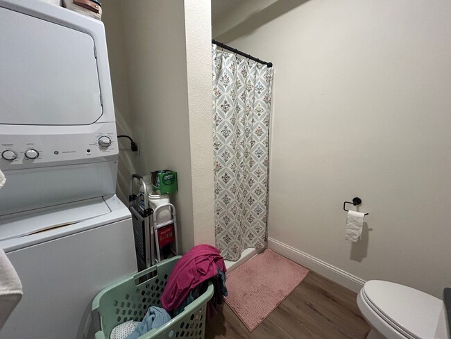 Interior Photo - 2577 Downer