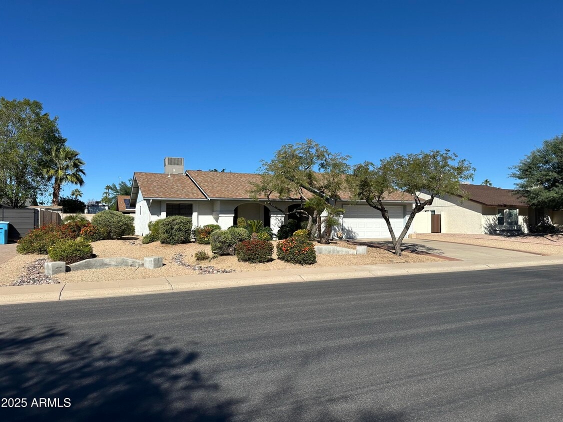 Foto principal - 6228 E Nisbet Rd