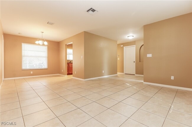 Building Photo - 15619 Sunny Crest Ln