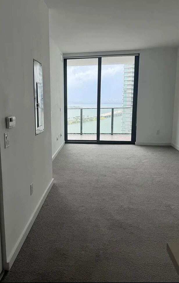 Foto del edificio - 501 NE 31st St