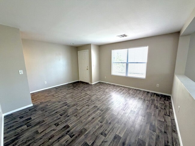 Building Photo - 5712 Viberti Ct