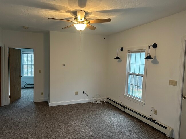 Building Photo - 31 Wellington St