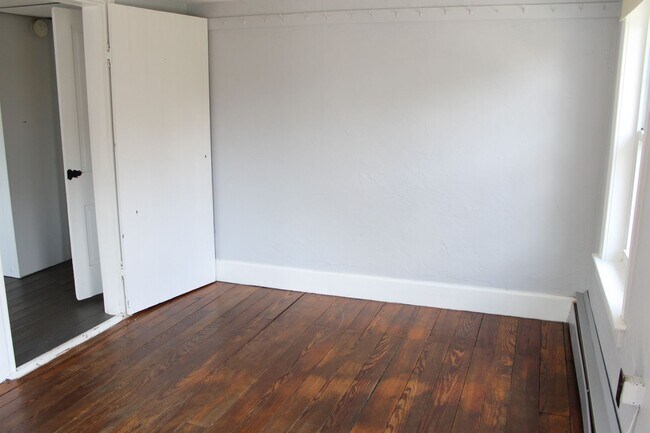 Building Photo - 1686 Sinsheim Rd