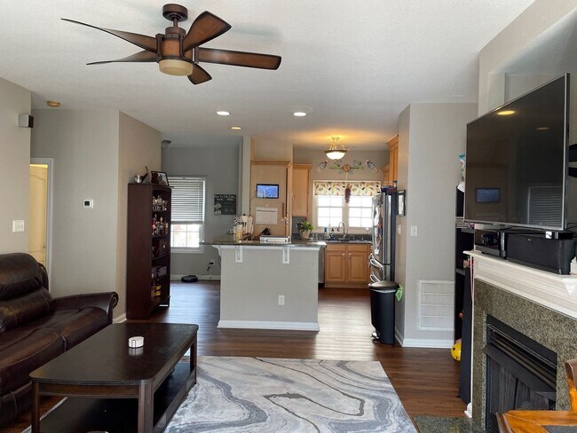 Building Photo - LYNNHAVEN SHORES