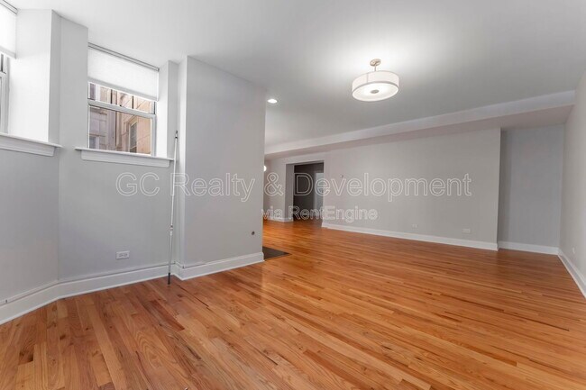 Foto del edificio - 816 W Sunnyside Ave