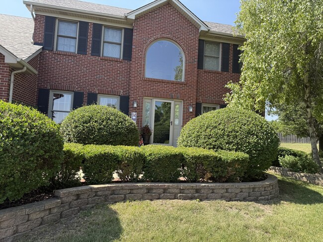 Building Photo - 720 Kendridge Ct
