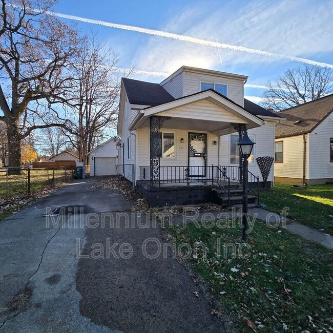 Building Photo - 644 E Meyers Ave